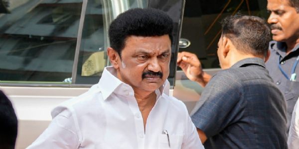 முதல்வர் பதவியை ராஜினாமா செய்தார் மு.க.ஸ்டாலின்