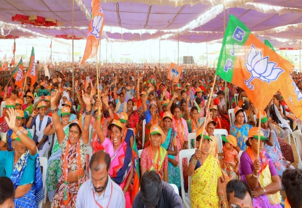 தென்னிந்தியாவில் கவனம் செலுத்தும் பாஜக - தெலுங்கானாவில் தனித்து களம் காண திட்டம் தென்னிந்தியாவில் கவனம் செலுத்தும் பாஜக - தெலுங்கானாவில் தனித்து களம் காண திட்டம்