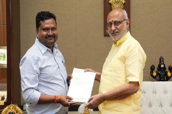 மாநிலங்களவை உறுப்பினர் பதிவியிலிருந்து திரிணமூல் காங்கிரஸ் கட்சியின் பிரகாஷ் சிக் பரைக் ராஜினாமா மாநிலங்களவை உறுப்பினர் பதிவியிலிருந்து திரிணமூல் காங்கிரஸ் கட்சியின் பிரகாஷ் சிக் பரைக் ராஜினாமா