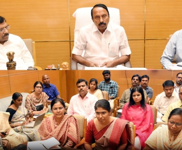 ஆன்லைன் பட்டா மாறுதல் சேவையில் விரைவு நடவடிக்கை - அமைச்சர் செங்கோட்டையன் தலைமையில் உயர்மட்ட ஆய்வுக்கூட்டம் ஆன்லைன் பட்டா மாறுதல் சேவையில் விரைவு நடவடிக்கை - அமைச்சர் செங்கோட்டையன் தலைமையில் உயர்மட்ட ஆய்வுக்கூட்டம்