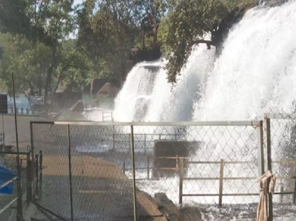 bathing at Thirparappu Falls. bathing at Thirparappu Falls.