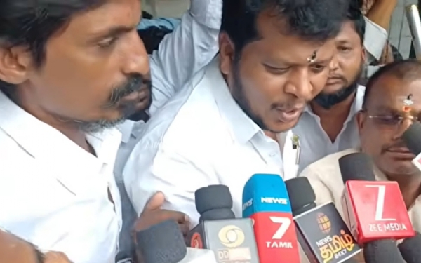 Minister Vijay Balaji conducts surprise inspection at Handloom Park.