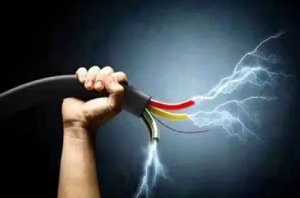 மயிலாடுதுறையில் மின்சாரம் தாக்கி விவசாயி உயிரிழப்பு