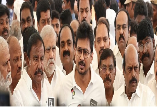 மிகுந்த காழ்ப்புணர்ச்சியோடு ஆளுநர் உரை அமைந்துள்ளது - உதயநிதி ஸ்டாலின் குற்றச்சாட்டு மிகுந்த காழ்ப்புணர்ச்சியோடு ஆளுநர் உரை அமைந்துள்ளது - உதயநிதி ஸ்டாலின் குற்றச்சாட்டு