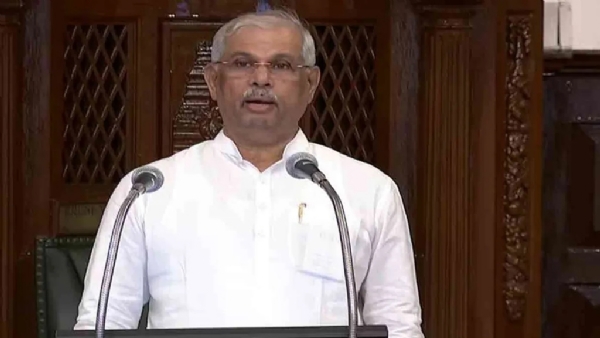 தமிழகத்தில் இருமொழிக் கொள்கையே தொடரும் - தமிழக சட்டப்பேரவையில் ஆளுநர் உரை தமிழகத்தில் இருமொழிக் கொள்கையே தொடரும் - தமிழக சட்டப்பேரவையில் ஆளுநர் உரை