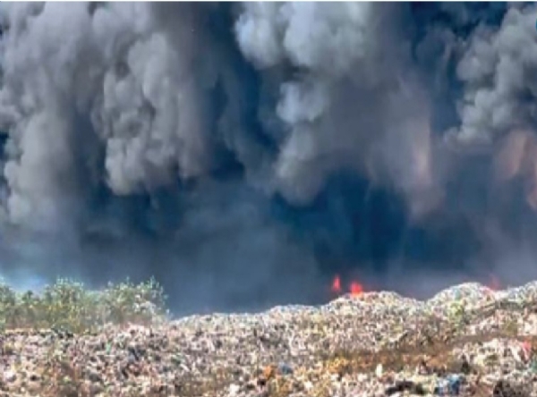 Sudden fire at Kodungaiyur dumpyard Sudden fire at Kodungaiyur dumpyard