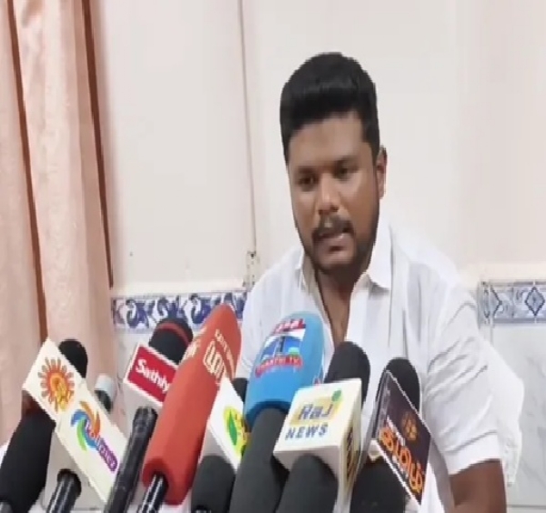 அமோனியா வாயு கசிவு : உயிரிழந்த தொழிலாளர்களின் உடல் அரசு செலவில் சொந்த ஊர்களுக்கு அனுப்பி வைக்கப்படும் - அமைச்சர் முகமது பர்வேஸ் அறிவிப்பு அமோனியா வாயு கசிவு : உயிரிழந்த தொழிலாளர்களின் உடல் அரசு செலவில் சொந்த ஊர்களுக்கு அனுப்பி வைக்கப்படும் - அமைச்சர் முகமது பர்வேஸ் அறிவிப்பு