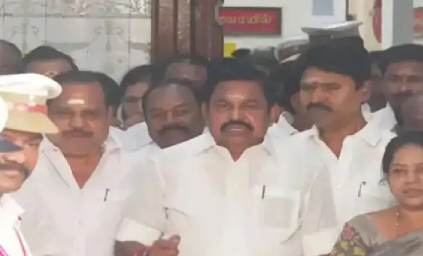 சட்டசபையில் பேச சபாநாயகர் அனுமதி மறுப்பு - அதிமுக சட்டமன்ற உறுப்பினர்கள் வெளிநடப்பு சட்டசபையில் பேச சபாநாயகர் அனுமதி மறுப்பு - அதிமுக சட்டமன்ற உறுப்பினர்கள் வெளிநடப்பு