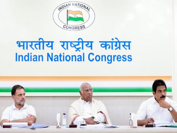 மாணவர் பிரச்சினைகளை வலியுறுத்தி நாடு தழுவிய செய்தியாளர் சந்திப்புகள் - கல்வி அமைப்பை சீரமைக்க காங்கிரஸ் வலியுறுத்தல்