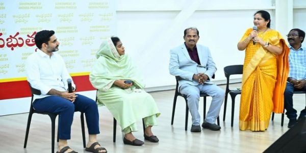 சிங்கப்பூர் கல்வி அனுபவம் குறித்து ஆசிரியர்களுடன் அமைச்சர் லோகேஷ் சந்திப்பு...!