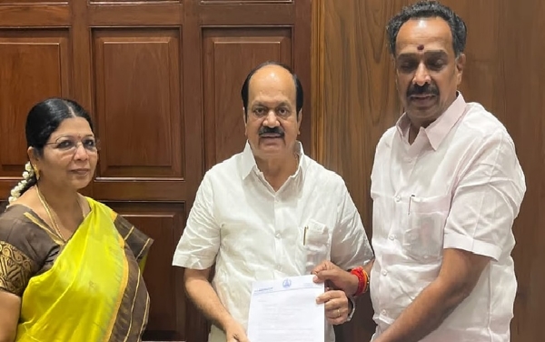 அதிமுக எம்.எல்.ஏ எம்.ஆர்.விஜயபாஸ்கர் பதவியை ராஜினாமா செய்தார்