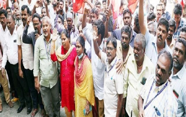Electricity Board contract workers stage protest
