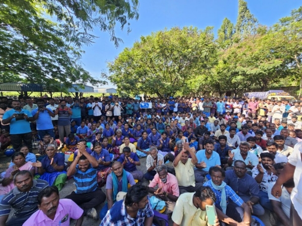 Contract workers at the TNPL factory protest