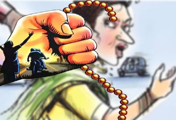 சென்னையில் மூதாட்டியிடம் 2 சவரன் நகை வழிப்பறி - போலீசார் விசாரணை சென்னையில் மூதாட்டியிடம் 2 சவரன் நகை வழிப்பறி - போலீசார் விசாரணை