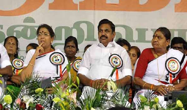 எடப்பாடி பழனிசாமி தலைமையில் அதிமுக மகளிர் அணி நிர்வாகிகள் ஆலோசனை கூட்டம் - வேலுமணி புறக்கணிப்பு எடப்பாடி பழனிசாமி தலைமையில் அதிமுக மகளிர் அணி நிர்வாகிகள் ஆலோசனை கூட்டம் - வேலுமணி புறக்கணிப்பு