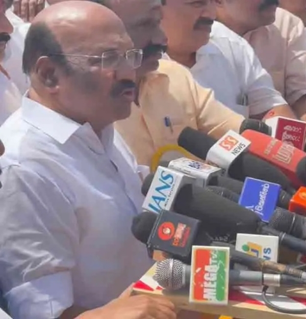 நடிகர் விஜய்யை, எம்.ஜி.ஆருடன் ஒப்பிட முடியாது - முன்னாள் அமைச்சர் ஜெயக்குமார்