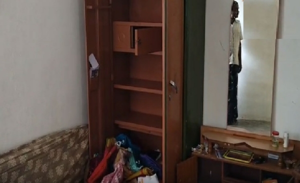 Rs. 45,000 looted from a couple Rs. 45,000 looted from a couple