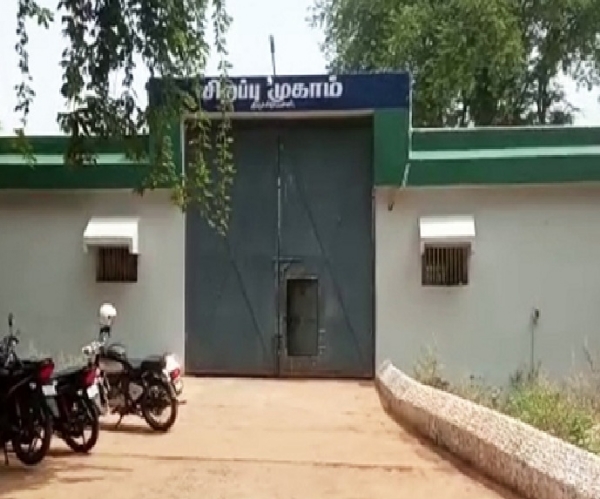 திருச்சி சிறப்பு முகாமில் 5 இலங்கை தமிழர்கள் உண்ணாவிரதப் போராட்டம் திருச்சி சிறப்பு முகாமில் 5 இலங்கை தமிழர்கள் உண்ணாவிரதப் போராட்டம்
