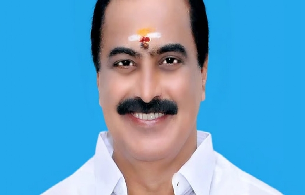 மிகுந்த மனவேதனையுடன் அதிமுகவில் இருந்து விலகல் - த.வெ.கவில் இணையும் முன்னாள் அமைச்சர் எம்.எஸ்.எம். ஆனந்தன் மிகுந்த மனவேதனையுடன் அதிமுகவில் இருந்து விலகல் - த.வெ.கவில் இணையும் முன்னாள் அமைச்சர் எம்.எஸ்.எம். ஆனந்தன்