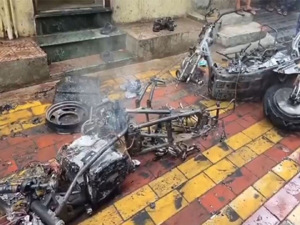 Fire breaks out in two e-bikes while charging Fire breaks out in two e-bikes while charging
