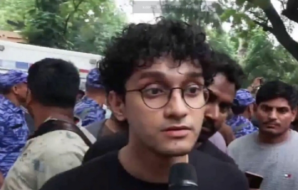 அரசுடன் பேச்சுவார்த்தைக்கு தயார் - காக்ரோச் ஜனதா கட்சி அறிவிப்பு அரசுடன் பேச்சுவார்த்தைக்கு தயார் - காக்ரோச் ஜனதா கட்சி அறிவிப்பு