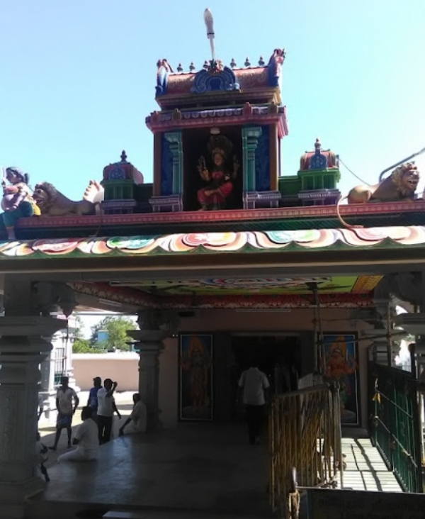 திருச்சி சமயபுரம் அருகே அம்மன் கோயிலில் கொள்ளை - போலீசார் தீவிர விசாரணை திருச்சி சமயபுரம் அருகே அம்மன் கோயிலில் கொள்ளை - போலீசார் தீவிர விசாரணை