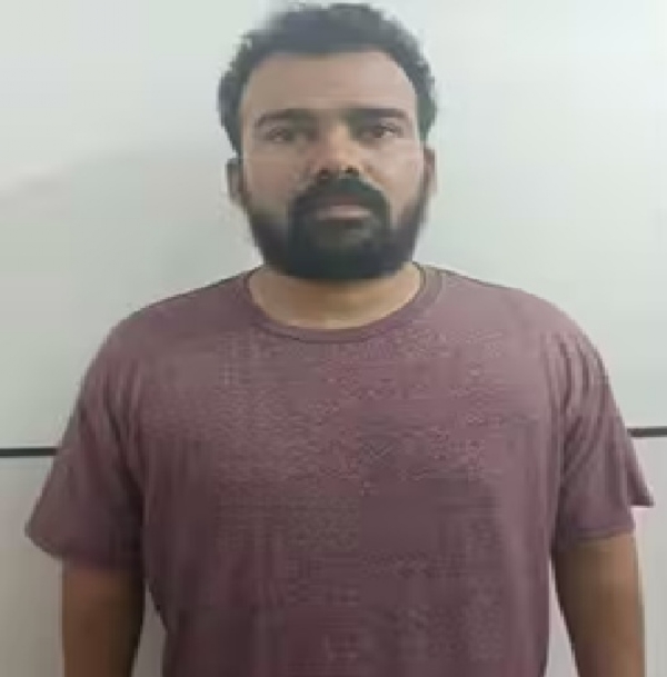 நாடு முழுவதும் 1500 முறை வெடிகுண்டு மிரட்டல் விடுத்த பொறியாளர் கைது