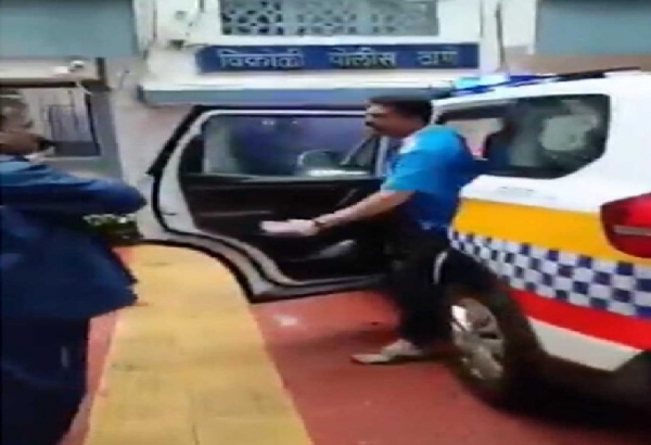 மகாராஷ்டிரா முழு அடைப்பு போராட்டத்திற்கு முன் வஞ்சித் பகுஜன் அகாடி மும்பை தலைவர் தடுத்து நிறுத்தம் மகாராஷ்டிரா முழு அடைப்பு போராட்டத்திற்கு முன் வஞ்சித் பகுஜன் அகாடி மும்பை தலைவர் தடுத்து நிறுத்தம்