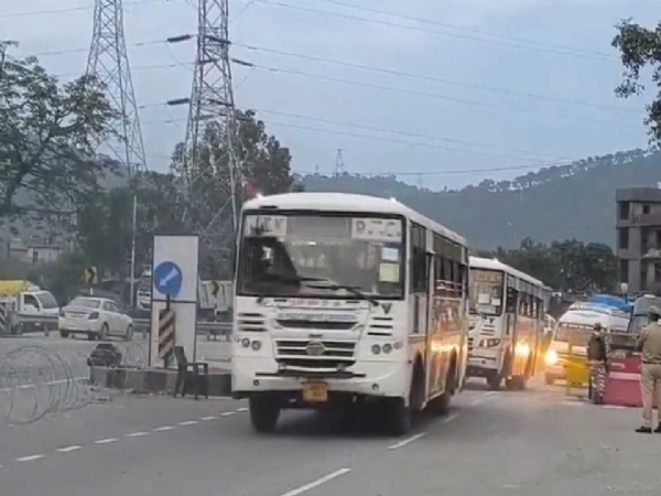 Amarnath Yatra, suspended due to heavy rain, resumes. Amarnath Yatra, suspended due to heavy rain, resumes.