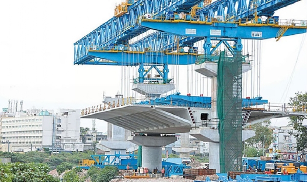 மழைக்காலத்தை முன்னிட்டு கூவம் ஆற்றில் துறைமுக - மதுரவாயல் பறக்கும் சாலைப் பணிகள் தற்காலிக நிறுத்தம்
