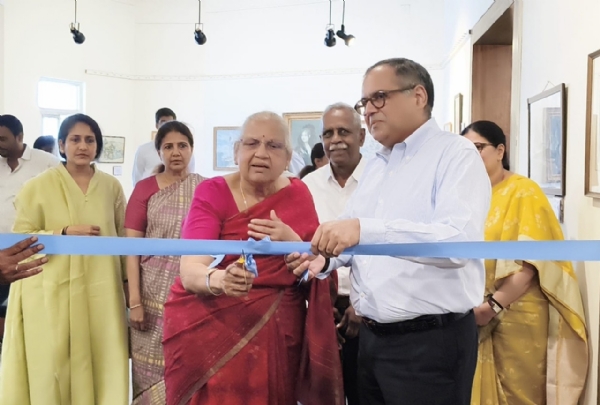 Honoured with a prize of Rs 12 lakh at an international photography competition. Honoured with a prize of Rs 12 lakh at an international photography competition.
