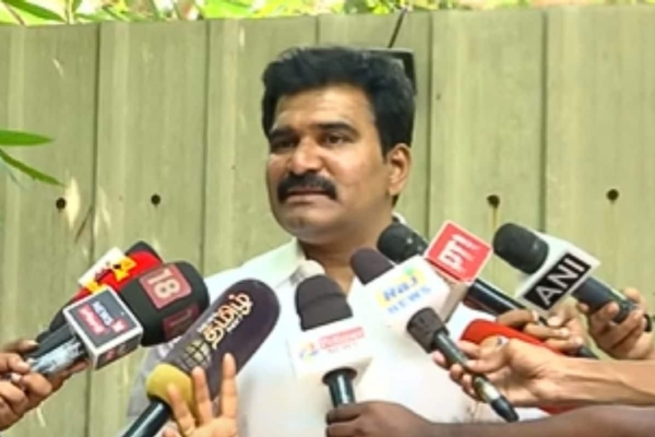 நிர்மல்குமார் நிர்மல்குமார்