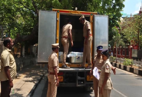 650 kg of Gutkha seized in Dindigul 650 kg of Gutkha seized in Dindigul