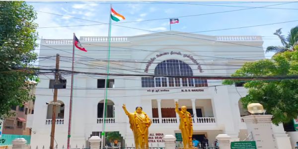 தமிழகத்தில் அடுத்தடுத்து நடைபெறும் குற்றச் சம்பவங்கள் சட்டம், ஒழுங்கு சீர்குலைந்துள்ளதாக அதிமுக குற்றச்சாட்டு