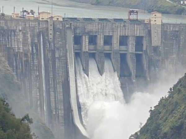Water level rises in Chenab River Water level rises in Chenab River