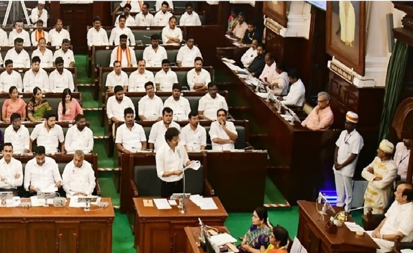 தொகுதி மறுவரையறைக்கு எதிராக முதலமைச்சர் விஜய் கொண்டு வந்த தனித்தீர்மானம் நிறைவேற்றம் தொகுதி மறுவரையறைக்கு எதிராக முதலமைச்சர் விஜய் கொண்டு வந்த தனித்தீர்மானம் நிறைவேற்றம்