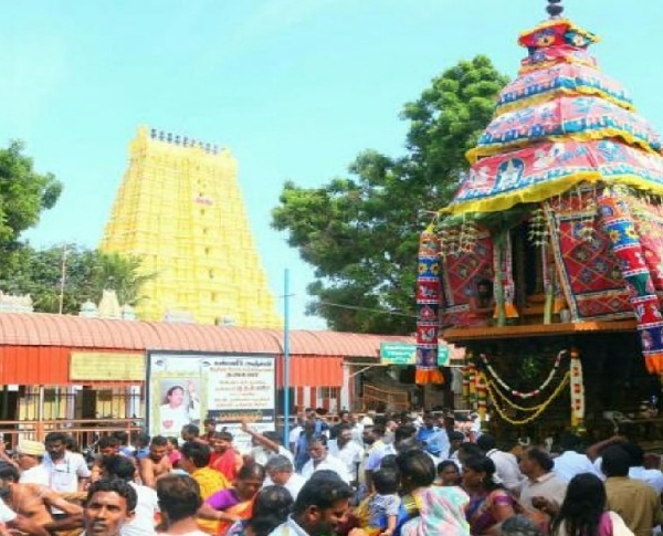 ராமேஸ்வரத்தில் ஆடித் திருவிழாவின் 9-ம் நாள் - பர்வதவர்த்தினி அம்பாள் தேரோட்டம் கோலாகலம் ராமேஸ்வரத்தில் ஆடித் திருவிழாவின் 9-ம் நாள் - பர்வதவர்த்தினி அம்பாள் தேரோட்டம் கோலாகலம்
