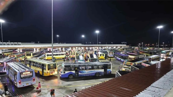 வார விடுமுறை நாட்களை முன்னிட்டு நாளை முதல் சிறப்புப் பேருந்துகள் இயக்கம் - போக்குவரத்துக் கழகம் அறிவிப்பு வார விடுமுறை நாட்களை முன்னிட்டு நாளை முதல் சிறப்புப் பேருந்துகள் இயக்கம் - போக்குவரத்துக் கழகம் அறிவிப்பு