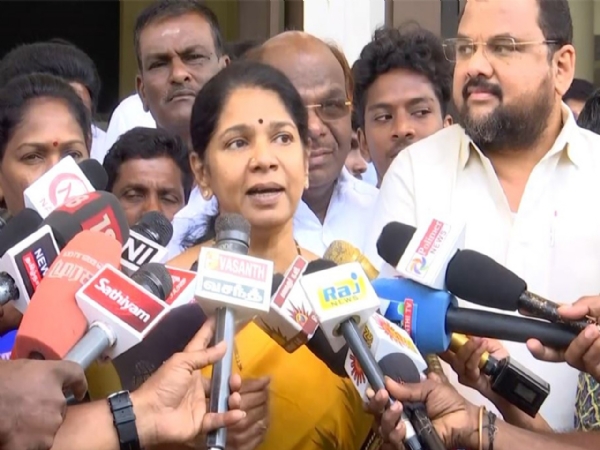 மக்களவையில் திமுகவுக்கு தனி இருக்கை - சபாநாயகரை சந்தித்தது குறித்து விளக்கமளித்த கனிமொழி எம்.பி மக்களவையில் திமுகவுக்கு தனி இருக்கை - சபாநாயகரை சந்தித்தது குறித்து விளக்கமளித்த கனிமொழி எம்.பி