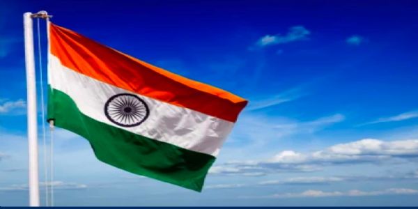 சிவகங்கையில் சுதந்திர தின விழா மேடையிலேயே படுத்து உருண்டு போராட்டம்