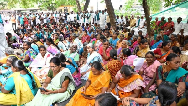ஈரோட்டில் விவசாயிகள் தொடர் காத்திருப்புப் போராட்டம் ஈரோட்டில் விவசாயிகள் தொடர் காத்திருப்புப் போராட்டம்