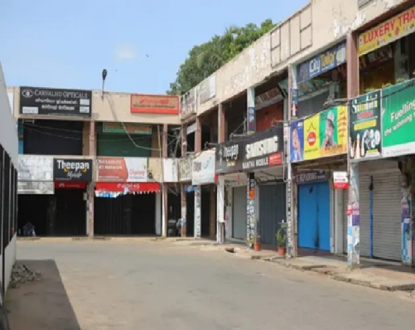 Traders in Paramathi Velur stage a shop-closure protest Traders in Paramathi Velur stage a shop-closure protest