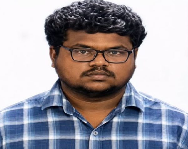 பிளஸ் 2 மாணவிகளுக்கு பாலியல் தொல்லை அளித்த இயற்பியல் ஆசிரியர் கைது பிளஸ் 2 மாணவிகளுக்கு பாலியல் தொல்லை அளித்த இயற்பியல் ஆசிரியர் கைது