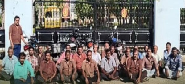 Private sugar mill employees continue protest for the fifth day. Private sugar mill employees continue protest for the fifth day.