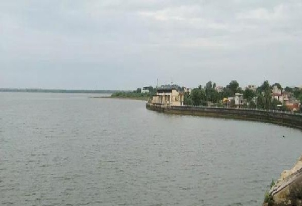 Massive ₹1,000 crore project to upgrade beaches and lakes in Chennai. Massive ₹1,000 crore project to upgrade beaches and lakes in Chennai.