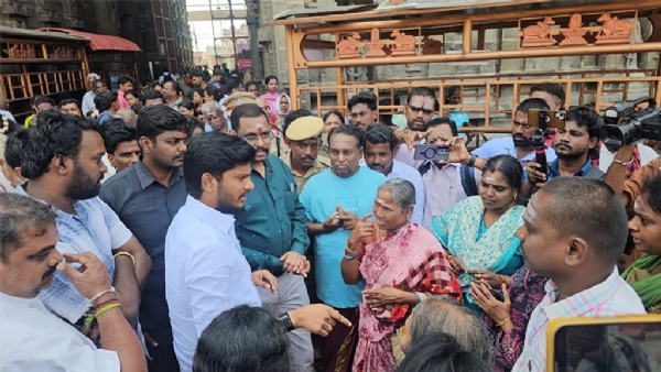Minister Ramesh inspects the Annamalaiyar Temple Minister Ramesh inspects the Annamalaiyar Temple