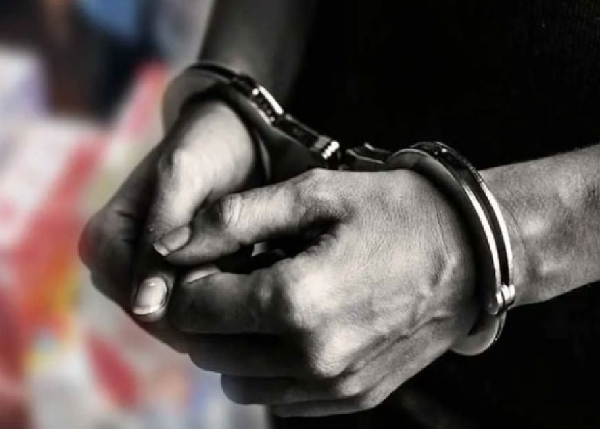 Businessman arrested in Namakkal for Rs 2.75 crore fraud under the pretext of arranging a Rs 100 crore loan. Businessman arrested in Namakkal for Rs 2.75 crore fraud under the pretext of arranging a Rs 100 crore loan.