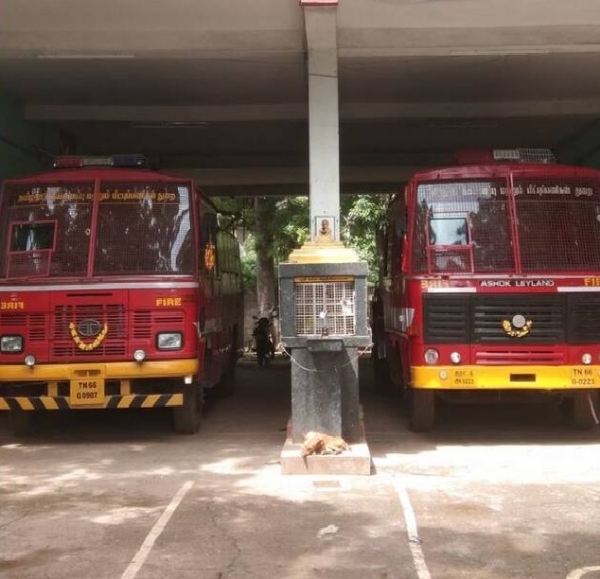 நெல்லை தீயணைப்புத்துறை அலுவலரை சிக்க வைக்க பணம் பதுக்கல் - 4 மாவட்ட தீயணைப்பு வீரர்களிடம் 2-வது நாளாக தீவிர விசாரணை நெல்லை தீயணைப்புத்துறை அலுவலரை சிக்க வைக்க பணம் பதுக்கல் - 4 மாவட்ட தீயணைப்பு வீரர்களிடம் 2-வது நாளாக தீவிர விசாரணை