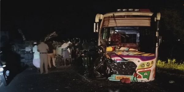 சங்கரன்கோவில் அருகே சொகுசு கார் – வேன் நேருக்கு நேர் மோதி விபத்து - இருவர் பலி