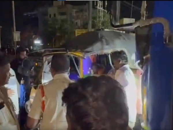 Horrific collision between bus and auto-rickshaw in Andhra Pradesh – 7 dead, 2 critically injured. Horrific collision between bus and auto-rickshaw in Andhra Pradesh – 7 dead, 2 critically injured.